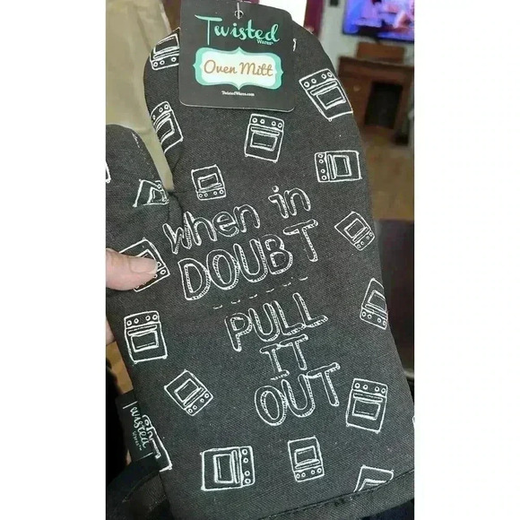 Funny Oven Mitt Retro Design Adult Humor Gift For Her18 - Picture 5 of 6